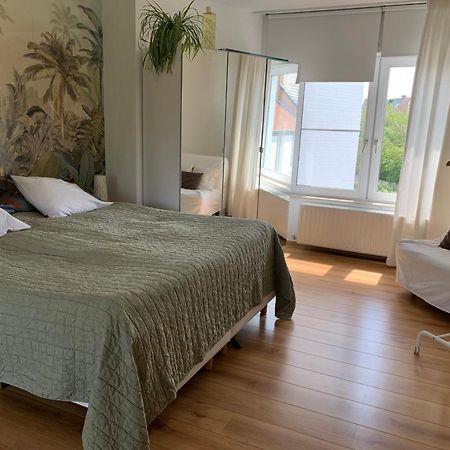 Guesthouse Poppies , Free Parking Oostende Ngoại thất bức ảnh