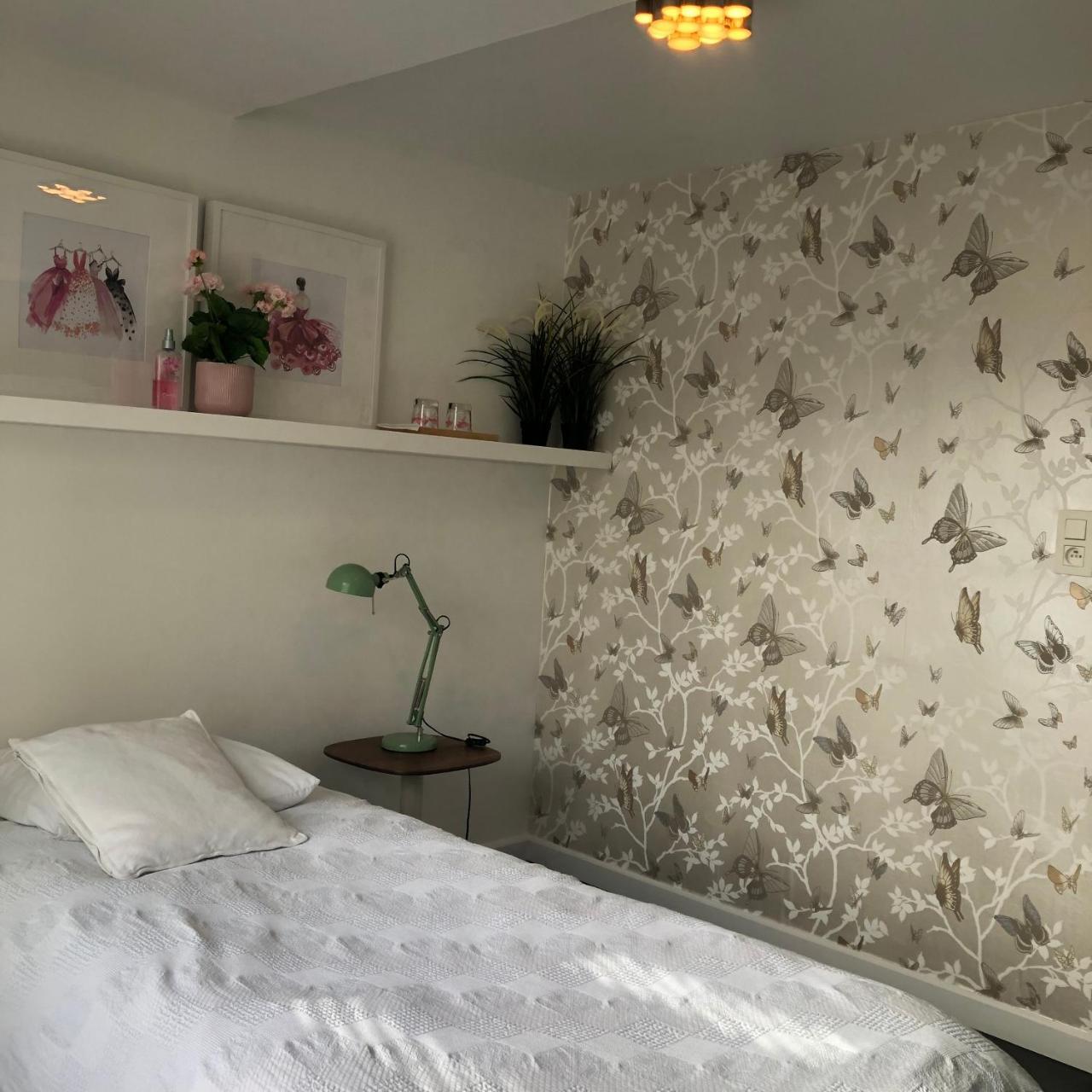 Guesthouse Poppies , Free Parking Oostende Ngoại thất bức ảnh